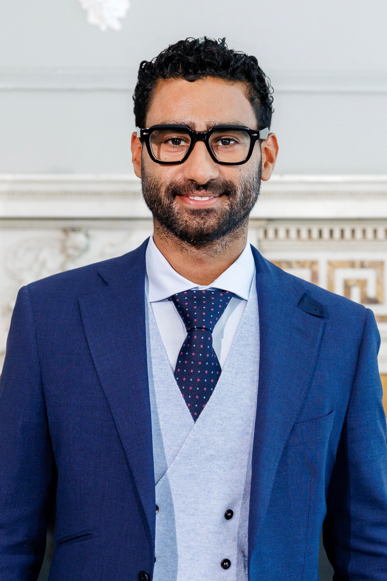 Dr Devan S Raindi, Principal Periodontist at Gumlign